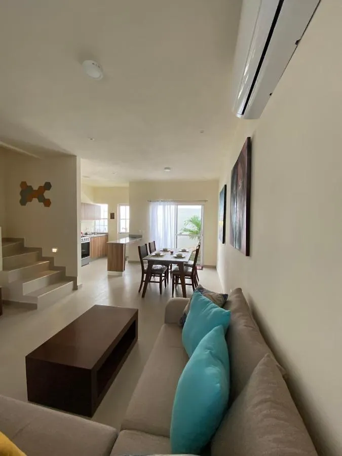 Cozy Family Vacation Home Near The Beach! 普拉亚卡门